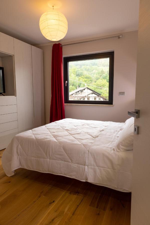 Ferienwohnung La Rose Du Prevot Fénis Exterior foto