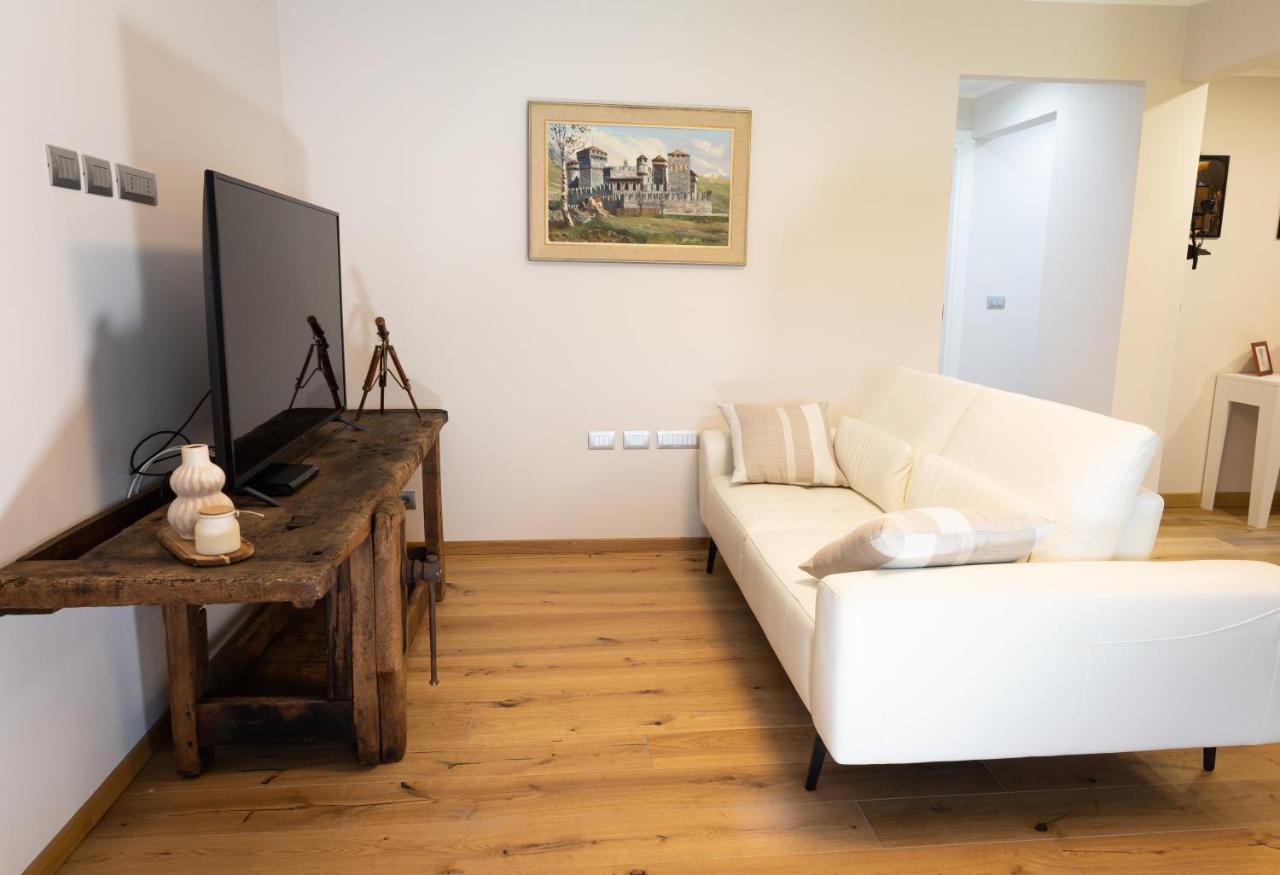 Ferienwohnung La Rose Du Prevot Fénis Exterior foto