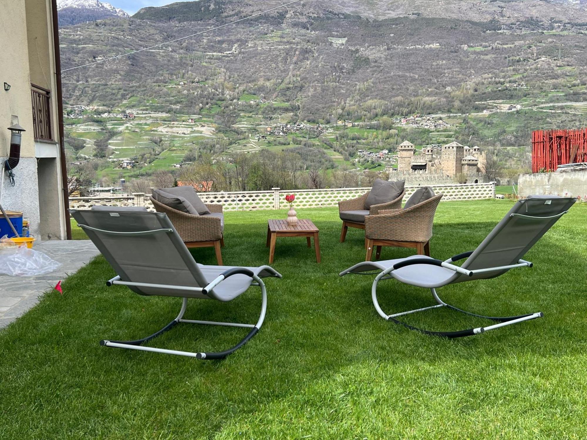 Ferienwohnung La Rose Du Prevot Fénis Exterior foto